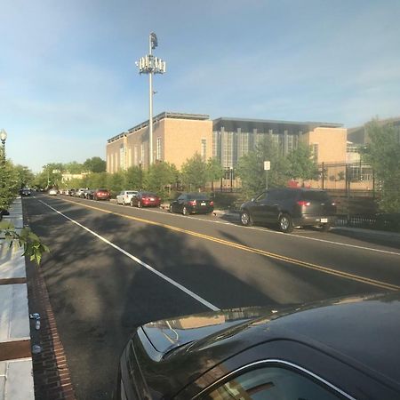 Steps To Convention Center, Downtown Dc, And Metro Station: Private And Comfortable Bedroom/Bathroom Washington Exteriér fotografie